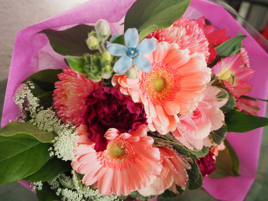 優しい雰囲気のプチブーケ