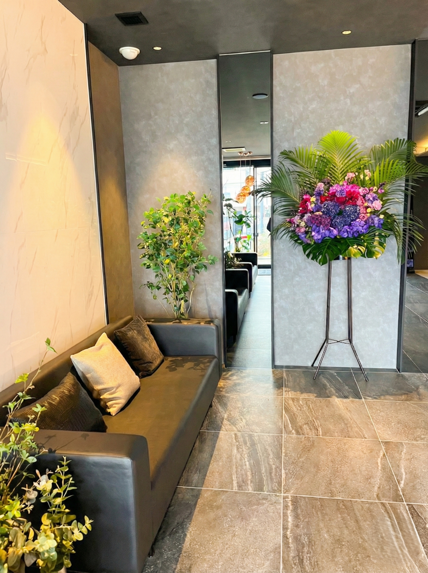 karin スタンド花　オープン記念送料無料（大阪府内のみ）