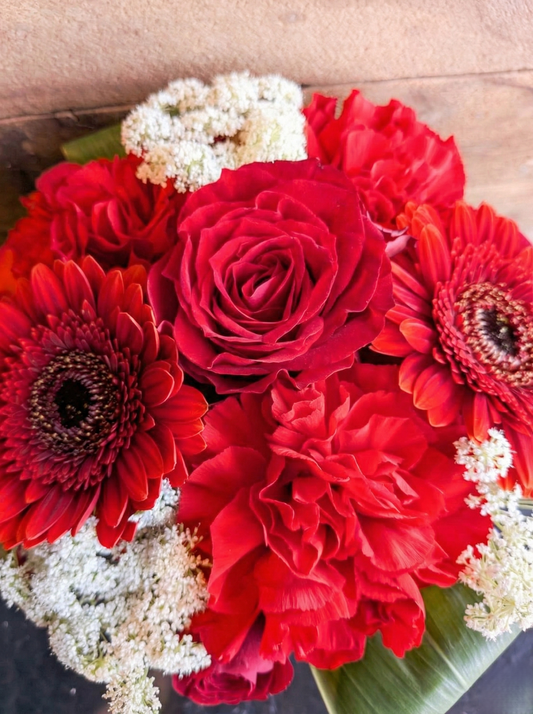 【母の日】定番カーネーションのアレンジメント