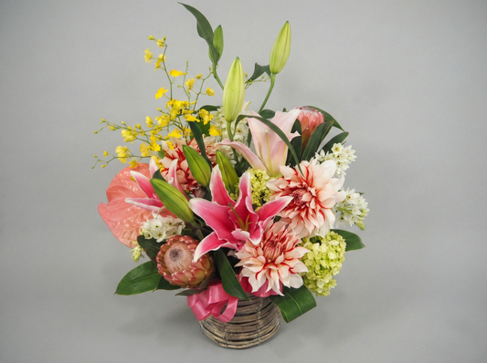 エレガントなお祝いアレンジ