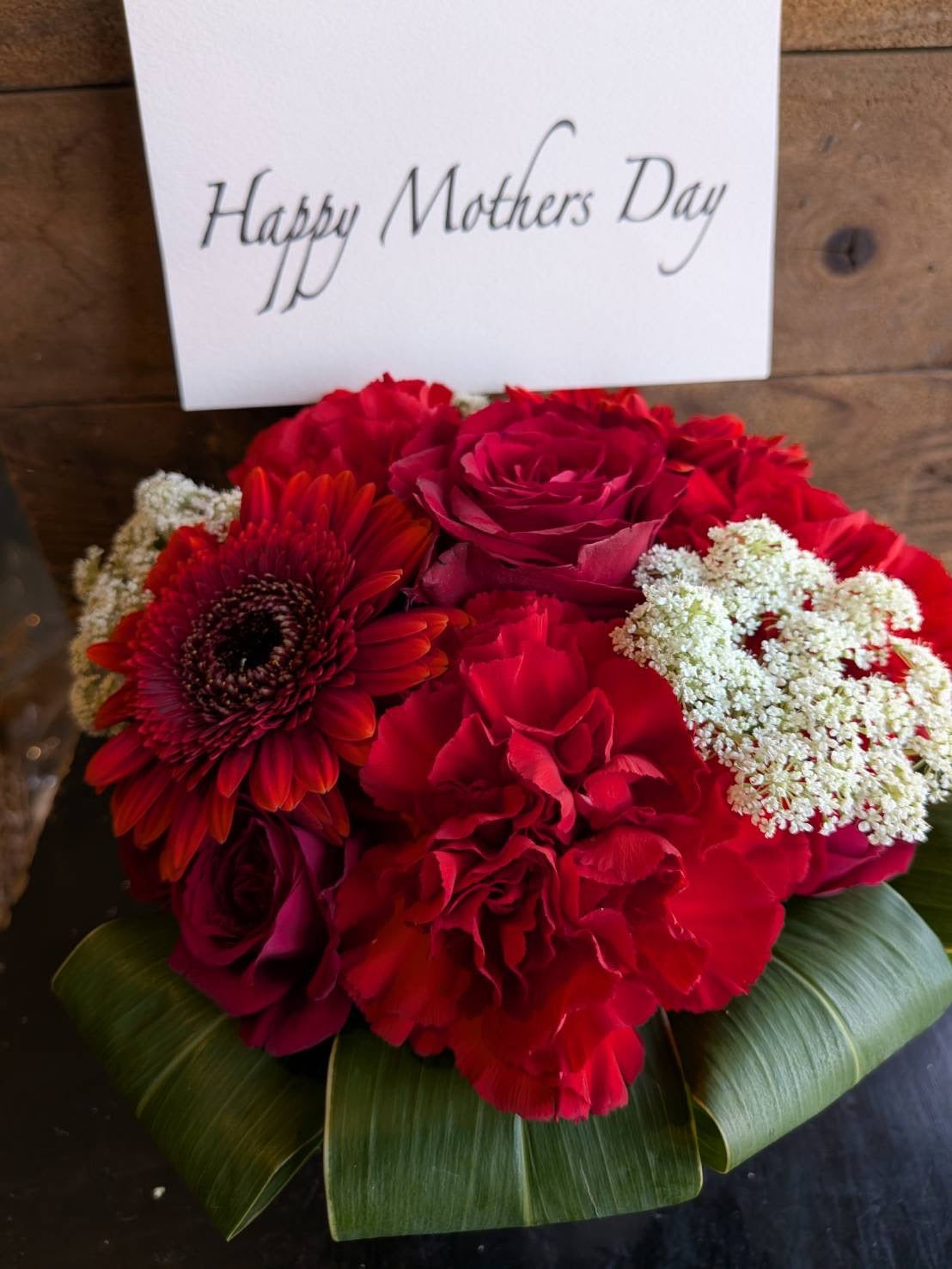 【母の日】定番カーネーションのアレンジメント