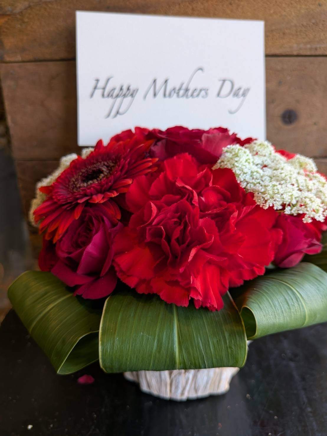 【母の日】定番カーネーションのアレンジメント