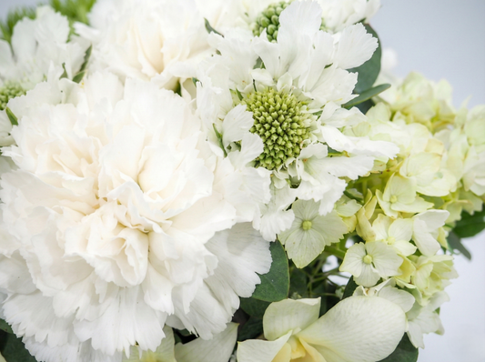 白のアレンジメント