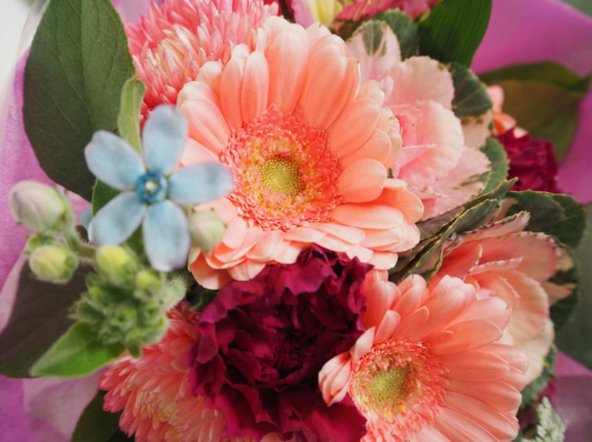 優しい雰囲気のプチブーケ